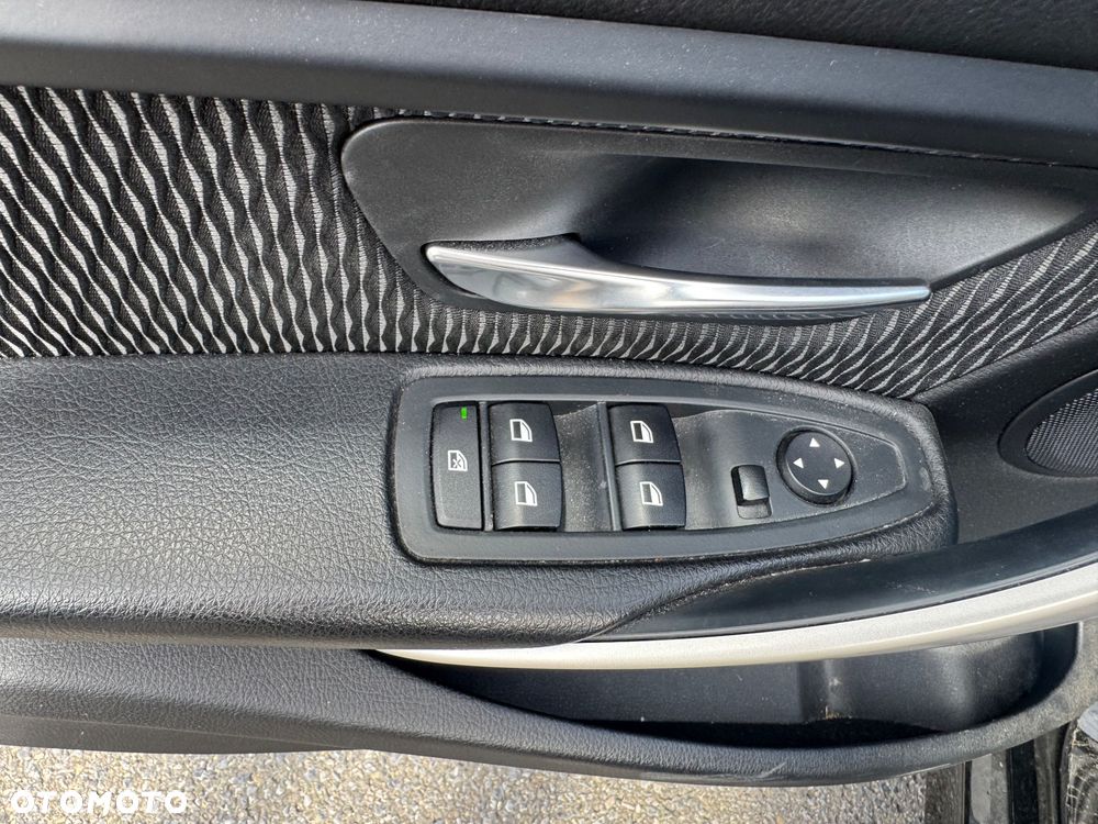 BMW Seria 3 318d Luxury Line EU6 - 19