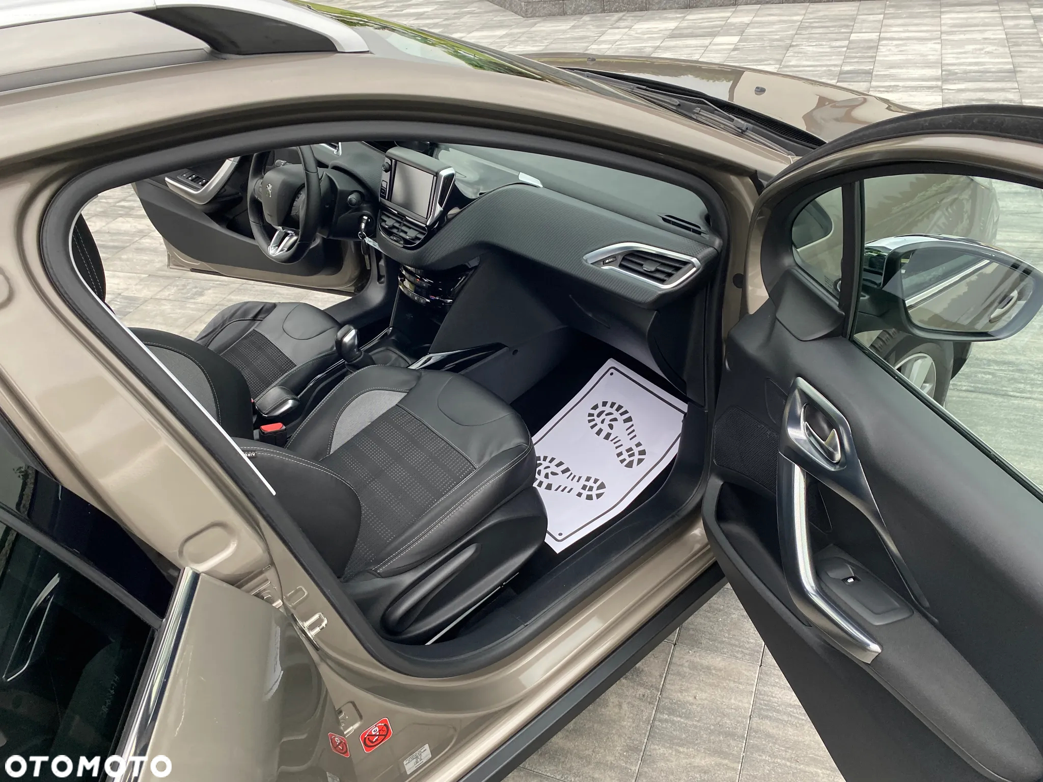 Peugeot 2008 1.2 Pure Tech Allure S&S - 5