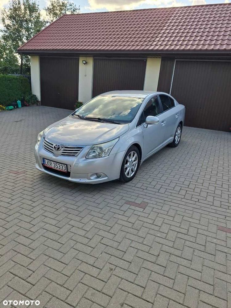 Toyota Avensis - 1