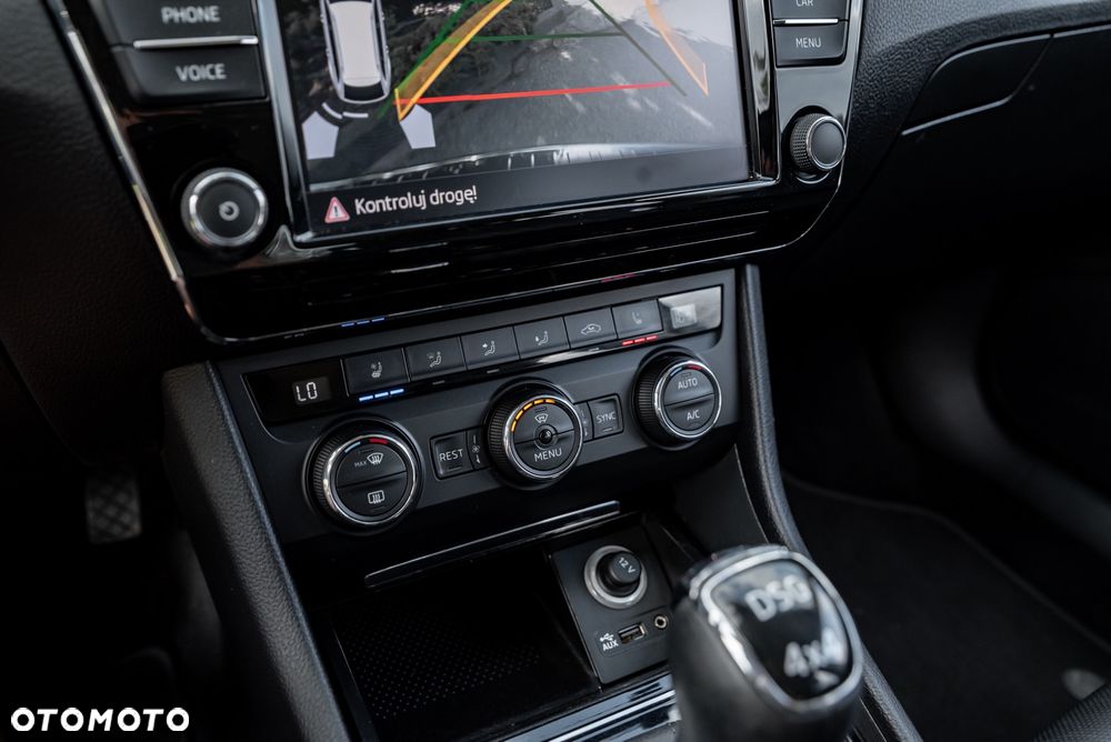 Skoda Superb 2.0 TDI 4x4 L&K DSG - 35