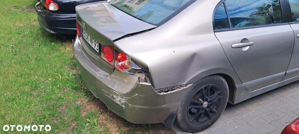 Honda Civic 1.8 Comfort - 13