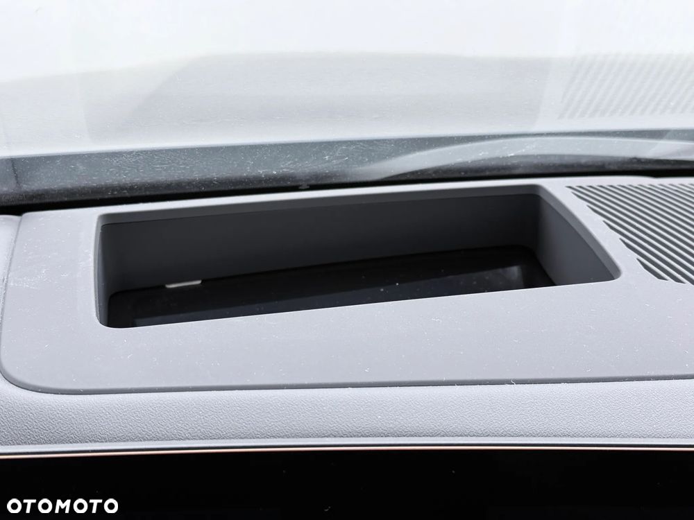 BMW Seria 5 520d xDrive - 24