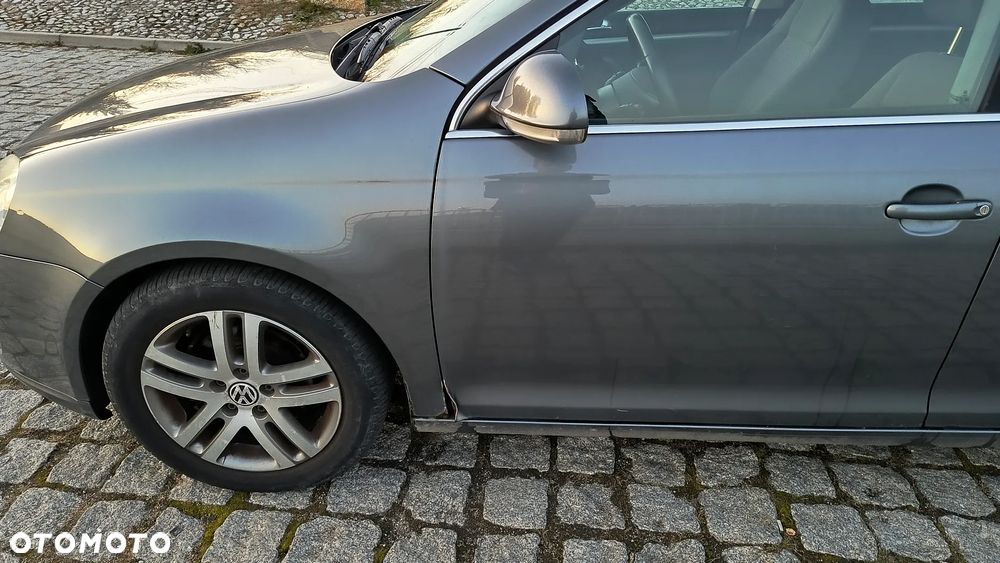 Volkswagen Golf 1.9 TDI Sportline DSG - 11