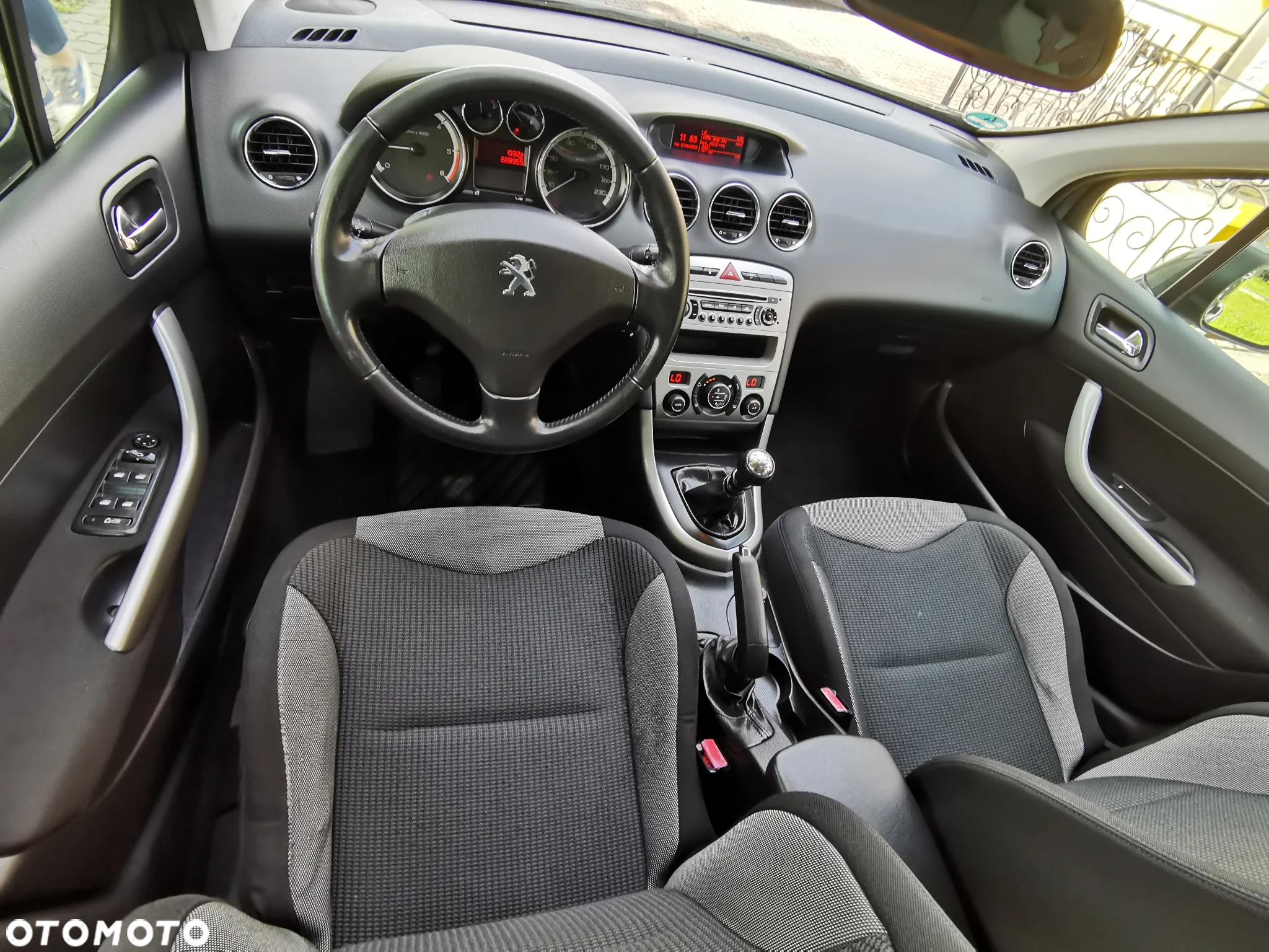 Peugeot 308 SW e-HDi FAP 110 Stop&Start Family - 8
