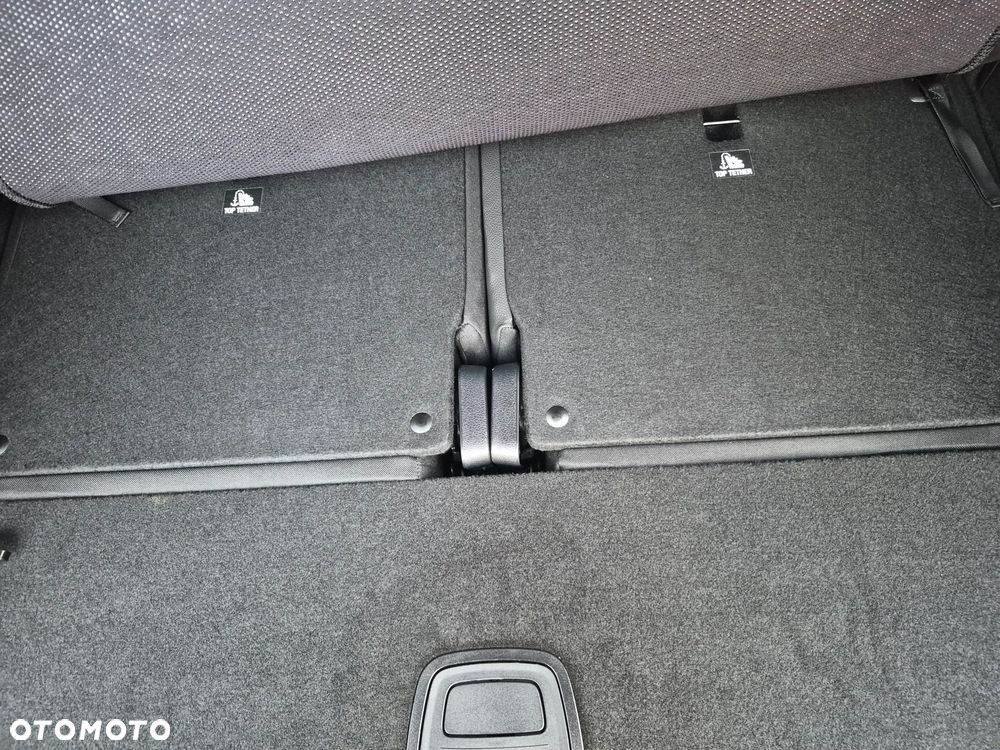 Mercedes-Benz GLB - 21