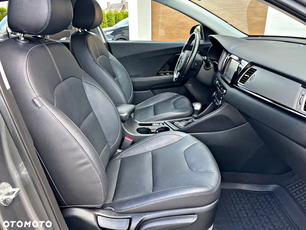 Kia Niro 1.6 GDI Hybrid L Business Line - 30