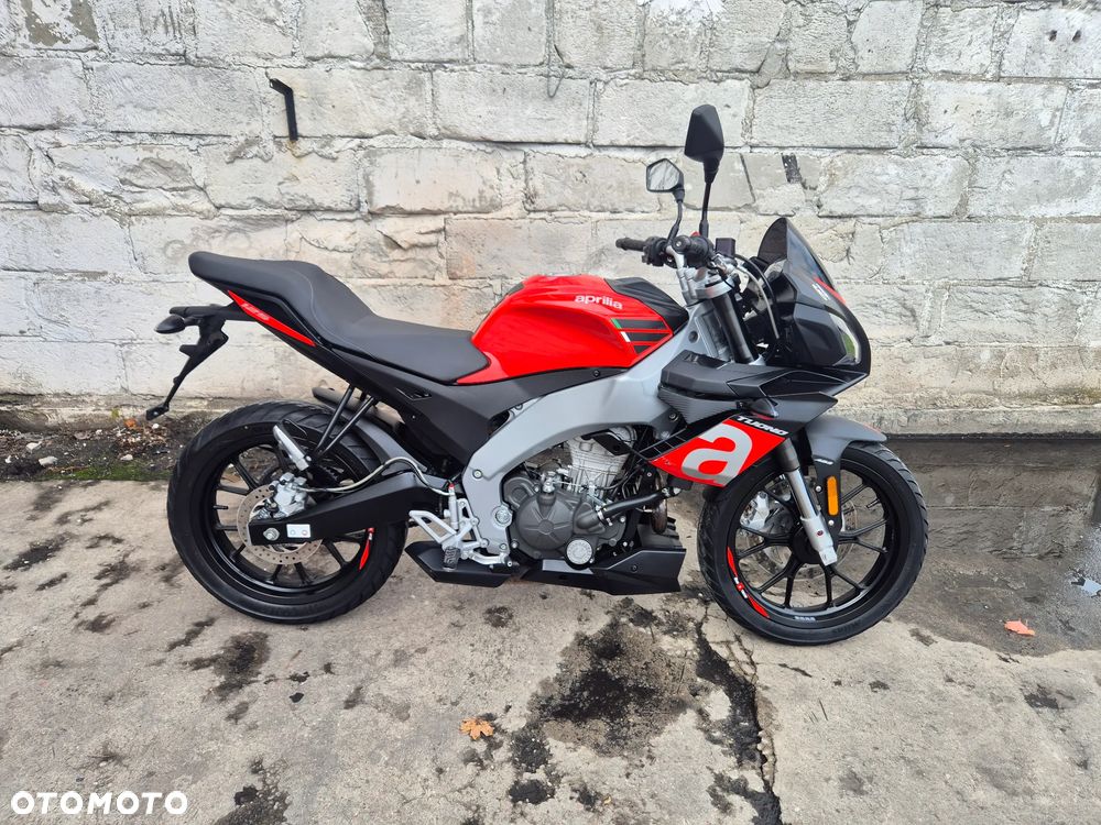 Aprilia Tuono - 1