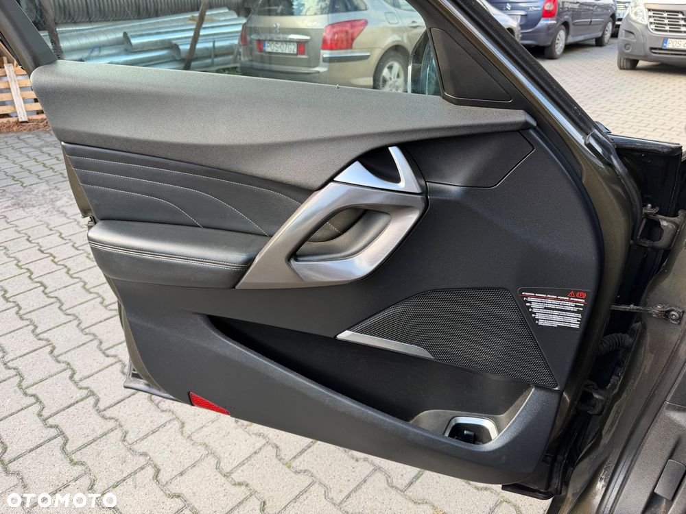 Citroën DS5 Hybrid4 EGS6 SoChic - 17
