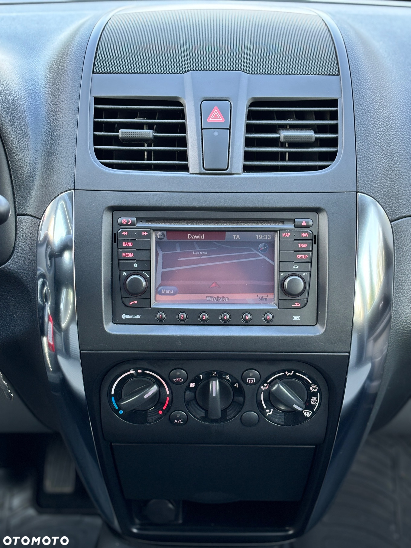Suzuki SX4 1.6 Comfort Plus - 13