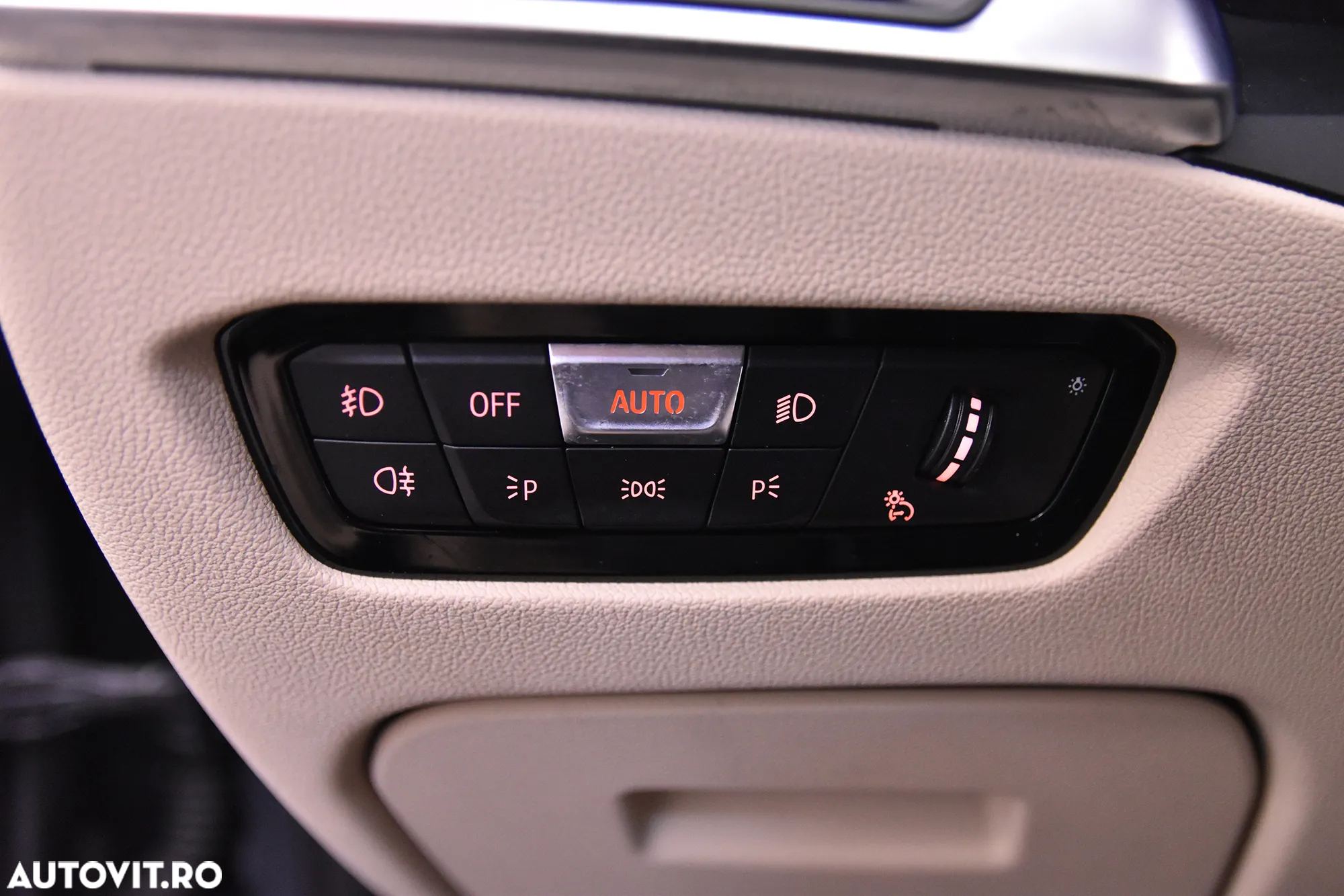 BMW Seria 3 318i Touring Aut. - 16