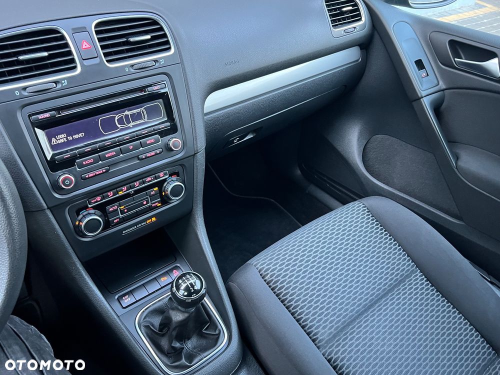 Volkswagen Golf 1.6 TDI DPF BlueMotion - 30