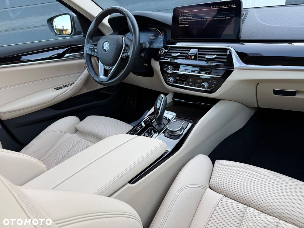 BMW Seria 5 530e M Sport sport - 32