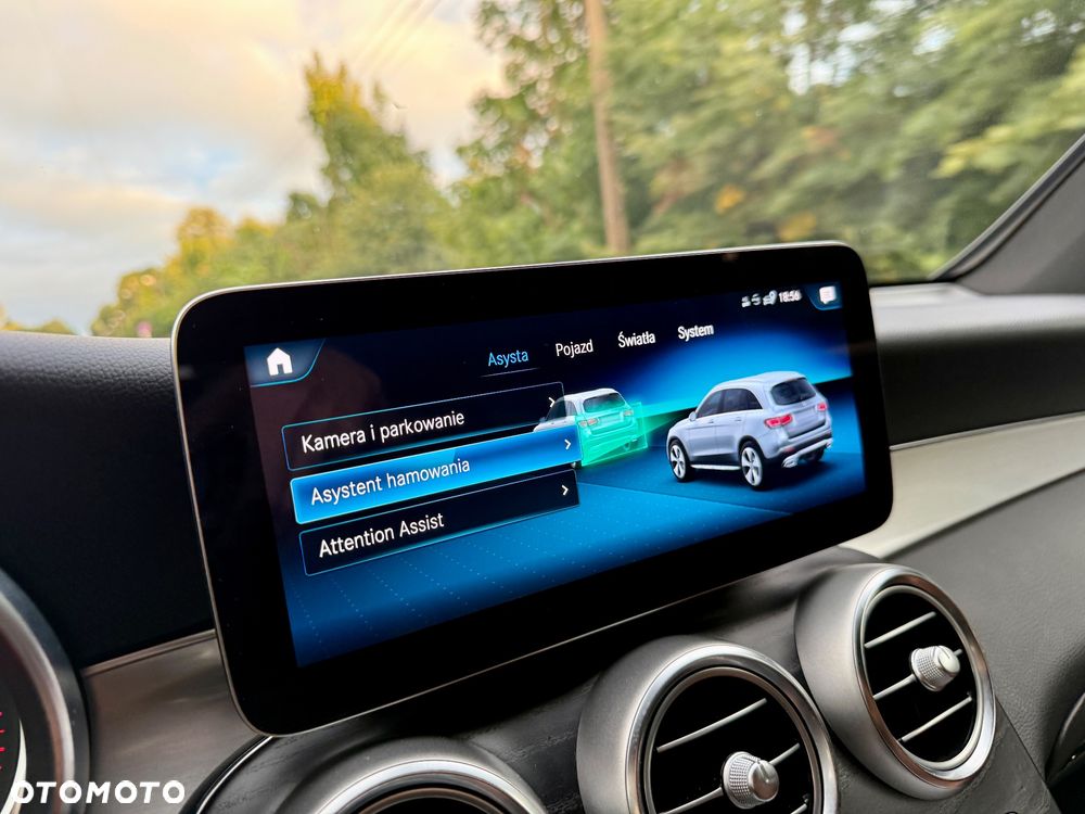 Mercedes-Benz GLC 200 4Matic 9G-TRONIC AMG Line Plus - 17