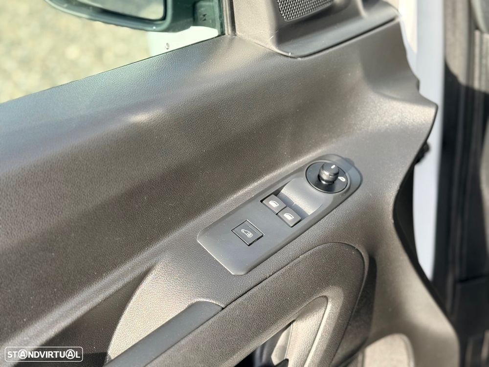 Fiat Doblo 1.5BlueHDi Maxi c/ Frio - 10