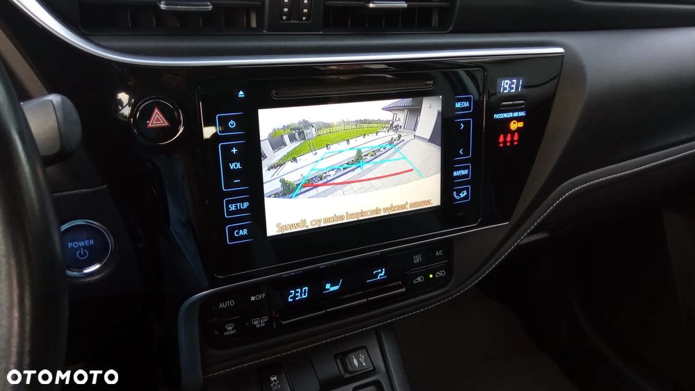 Toyota Auris Hybrid 135 Premium - 22