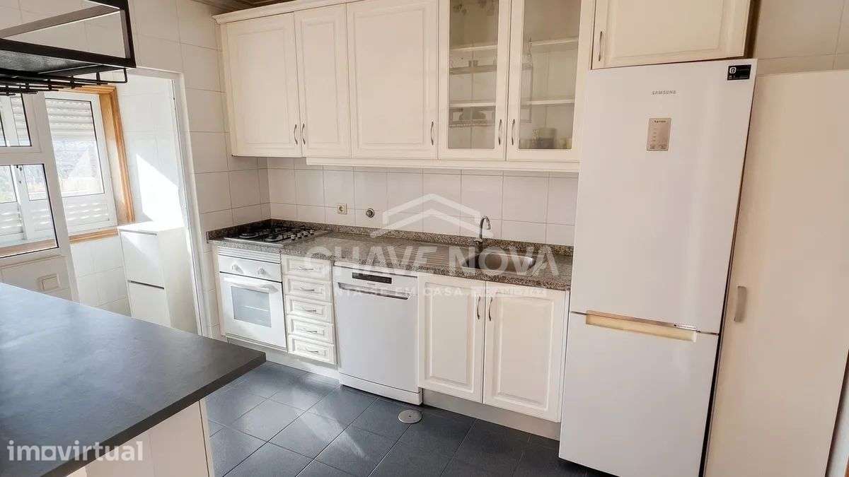Apartamento T2 c/ Garagem Box em Vilar do Paraíso - Grande imagem: 5/29