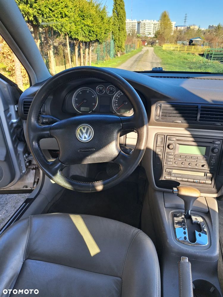 Volkswagen Passat 1.9 TDI Comfortline Tiptr - 10