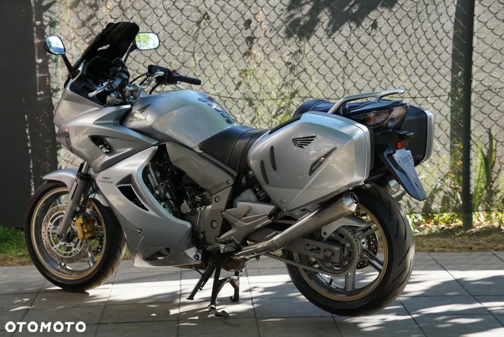 Honda CBF - 4