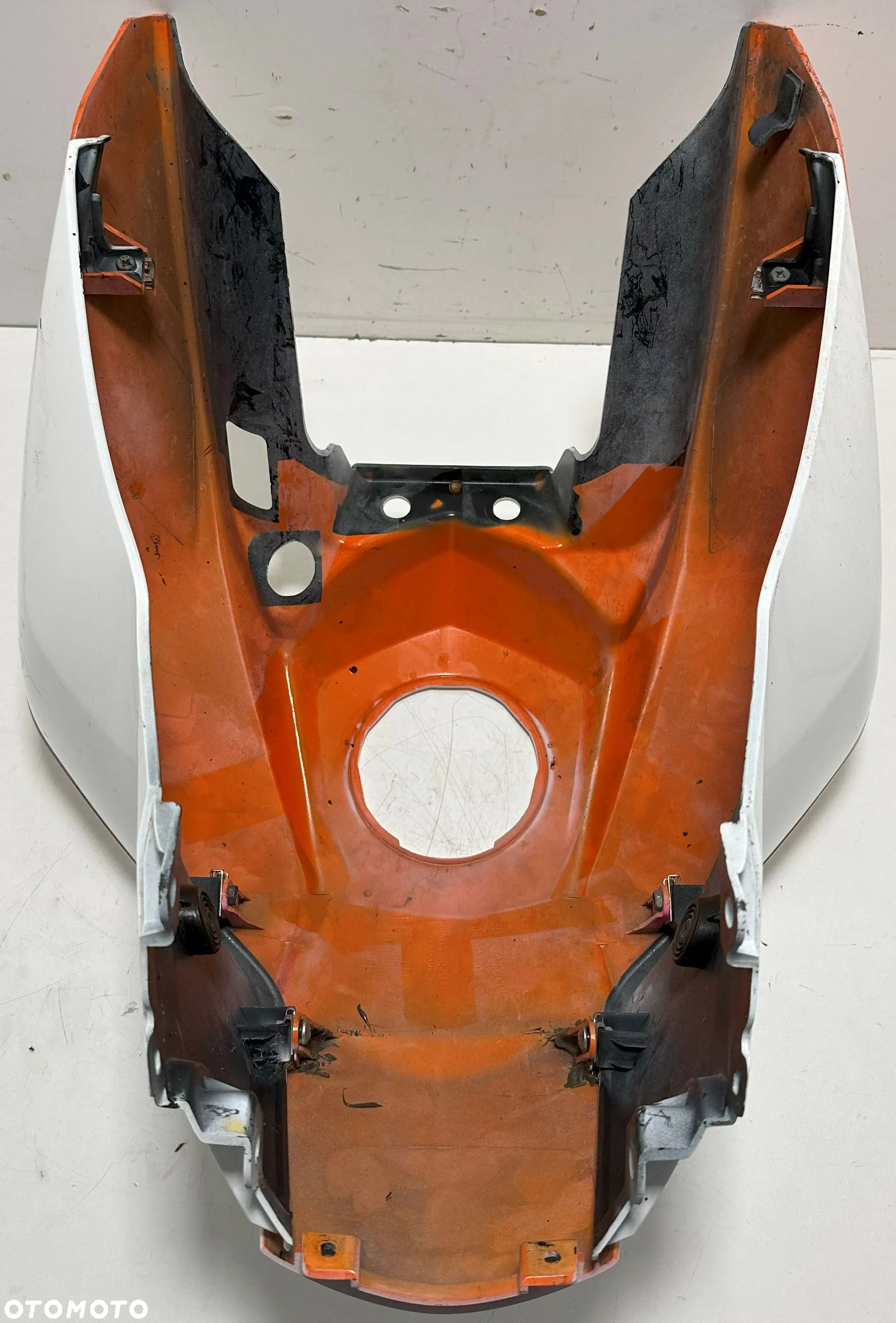 KTM Duke 125 Pokrywa zbiornika Owiewka - 4