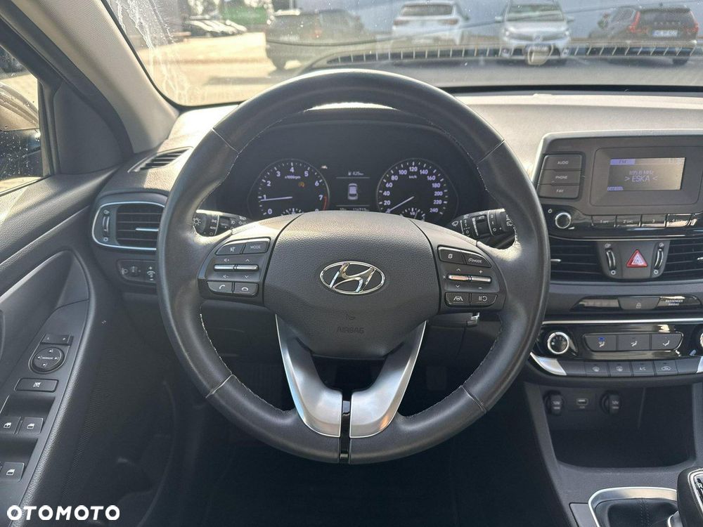Hyundai i30 1.5 DPI Classic + - 25