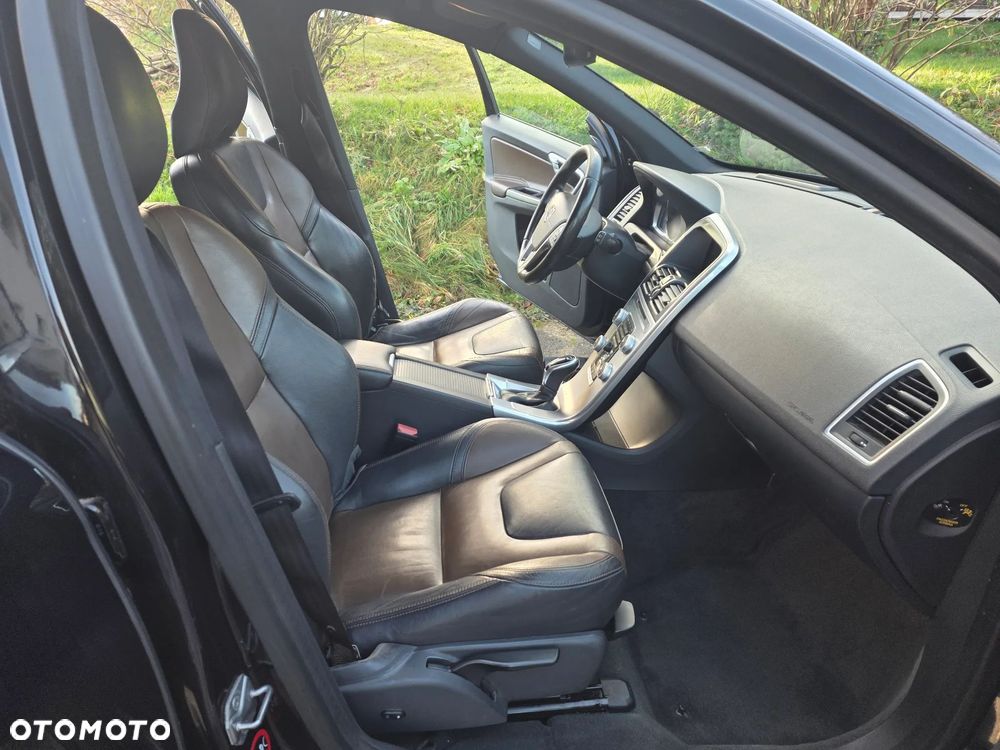 Volvo XC 60 D4 AWD Summum - 9