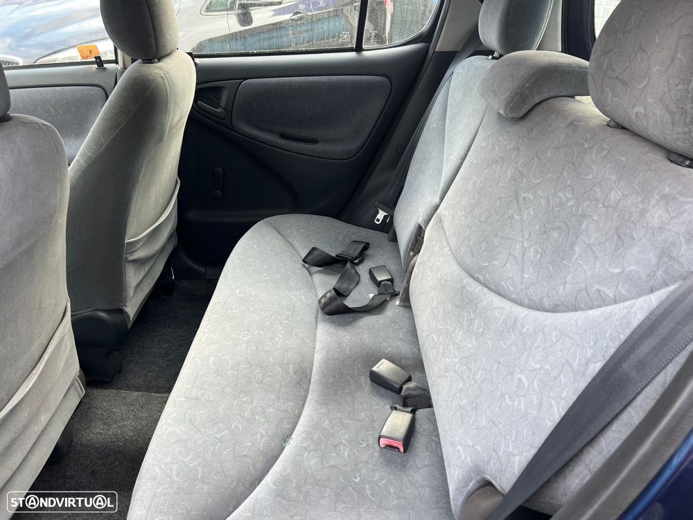 Toyota Yaris 1.0 Luna - 11