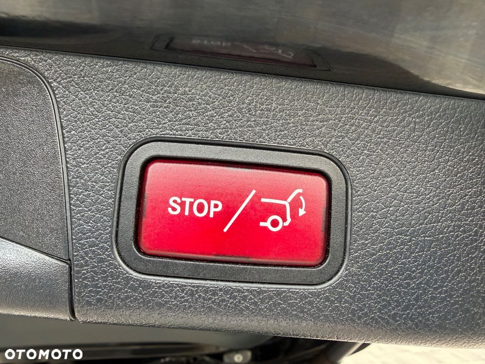 Mercedes-Benz GLB 200 7G-DCT - 39
