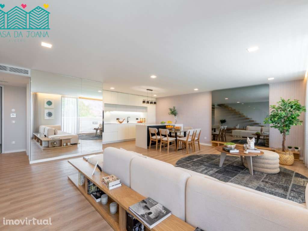 Apartamento T3 Duplex com Lugares de Garagem em Aveiro - Grande imagem: 2/24