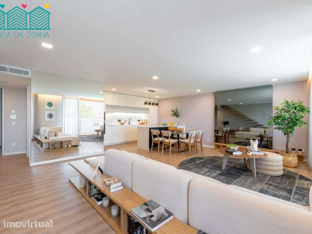 Apartamento T3 Duplex com Lugares de Garagem em Aveiro - Grande imagem: 2/24