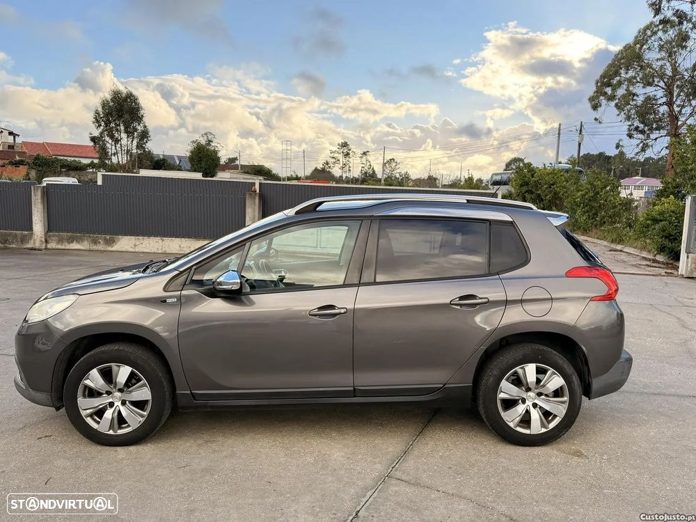 Peugeot 2008 1.2 PureTech Style - 4