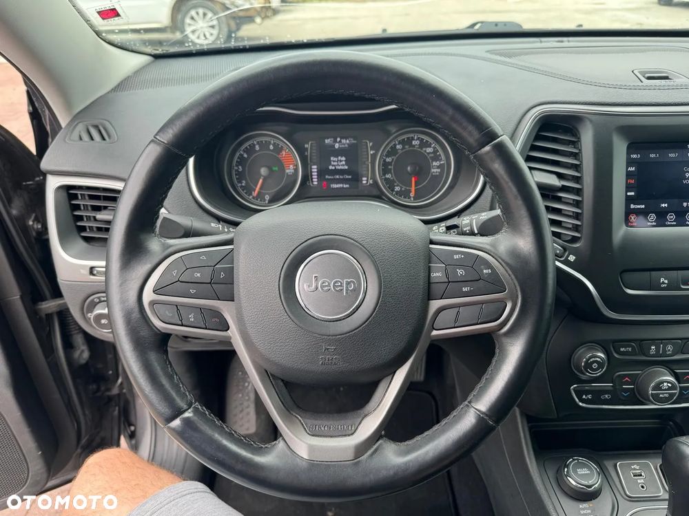 Jeep Cherokee - 13