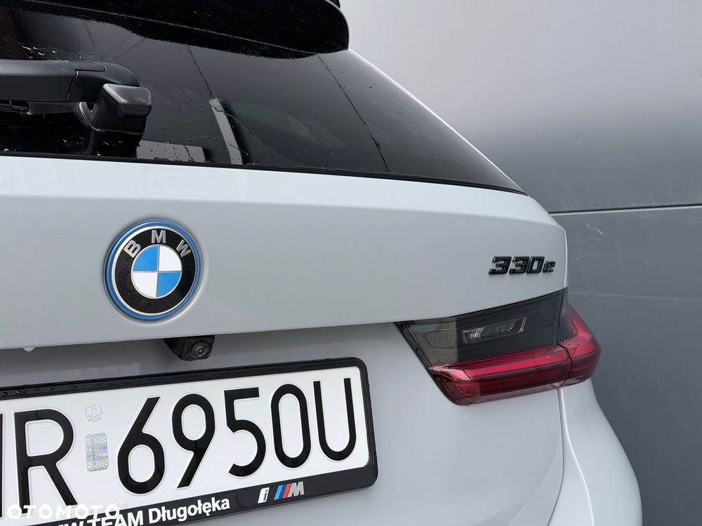 BMW Seria 3 330e PHEV M Sport - 36