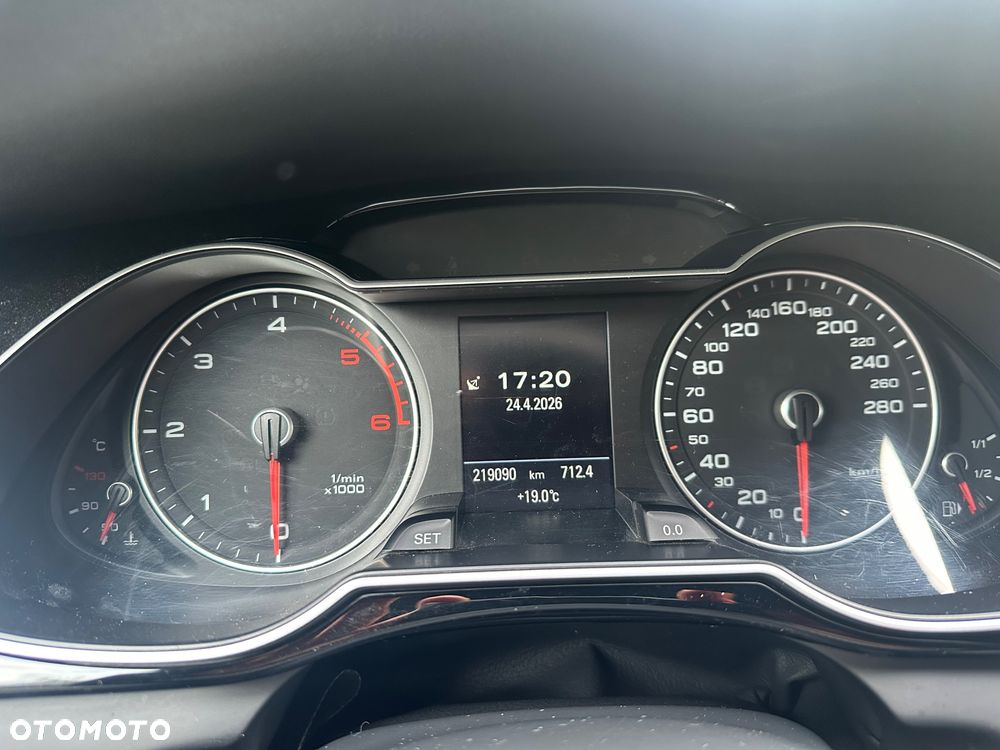 Audi A4 Avant 2.0 TDI DPF clean diesel multitronic S line Sportpaket - 12