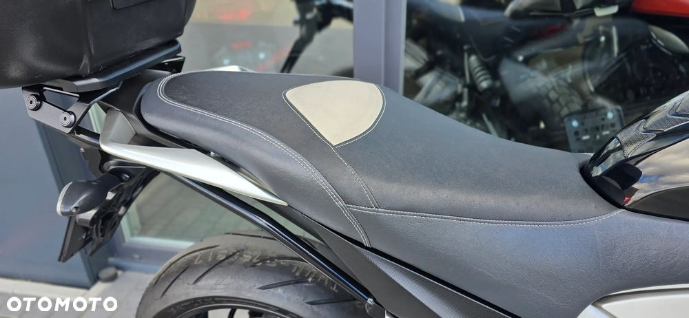 Honda VFR - 17