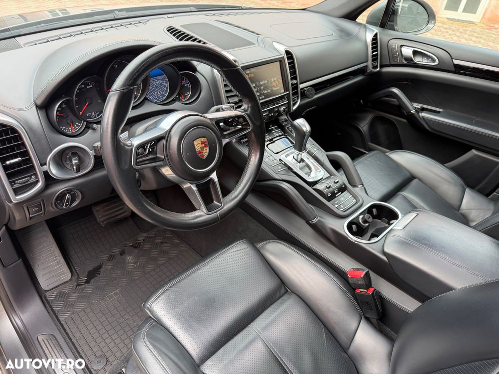 Porsche Cayenne Platinum Edition - 4