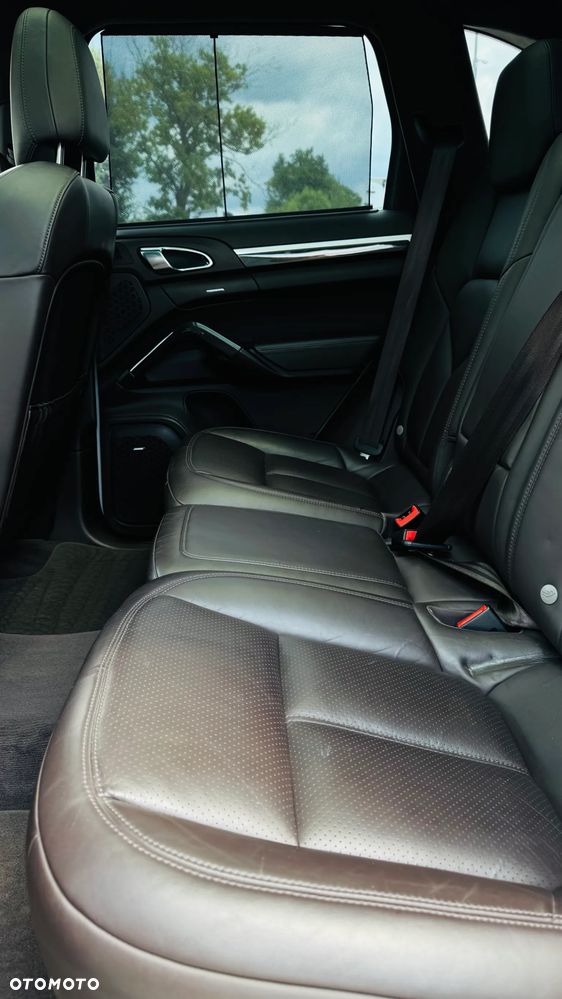 Porsche Cayenne S Diesel Platinum Edition - 18