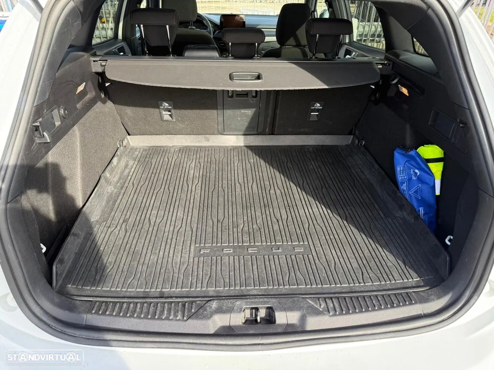 Ford Focus SW 1.0 EcoBoost ST-Line - 17