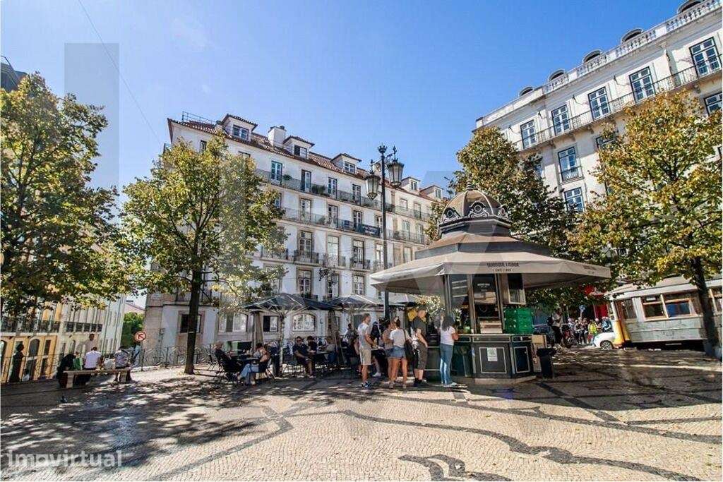 APARTAMENTO T3, DUPLEX,  NA PRAÇA LUÍS DE CAMÕES Nº10 A 16, CHIADO, VI - Grande imagem: 2/45