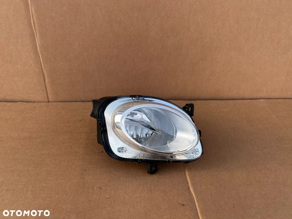 FIAT 500L HALOGEN PRAWY LAMPA PRZECIWMGIELNA PRAWA