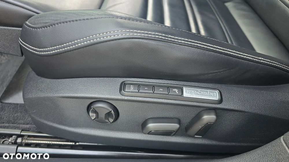 Volkswagen Passat - 9