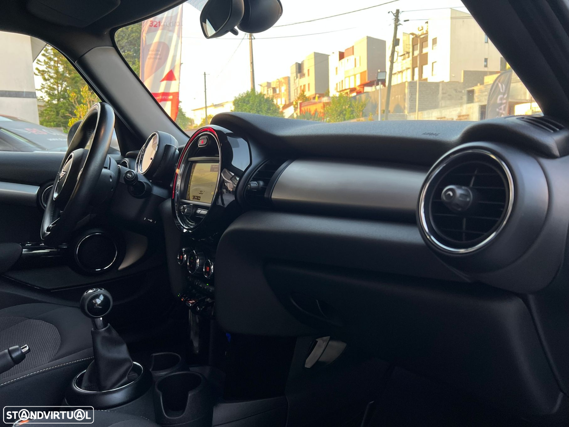 MINI 5 Portas Cooper D - 22