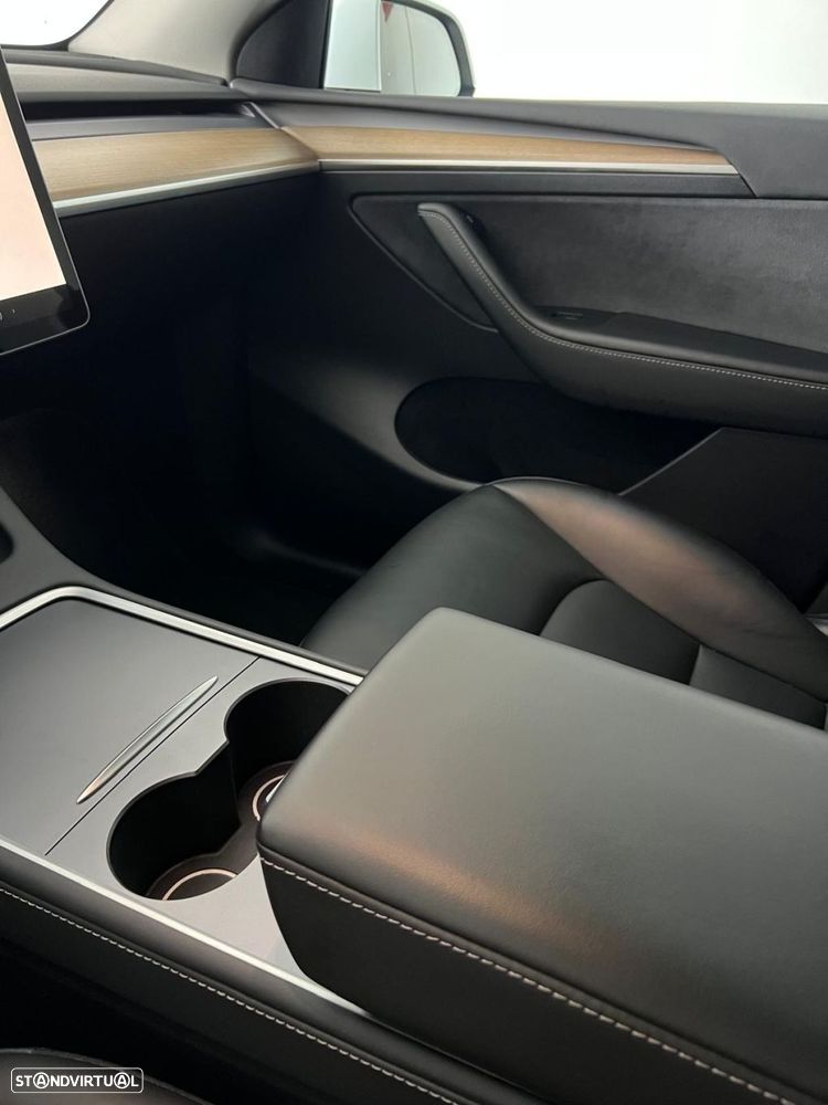 Tesla Model Y Long Range Dual Motor AWD - 20