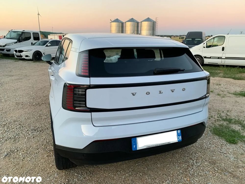 Volvo EX30 Single Motor Extended Range RWD Core - 4