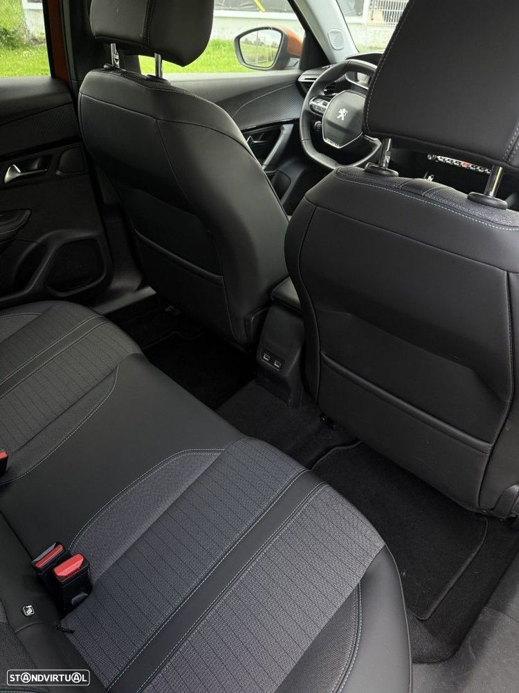 Peugeot 2008 1.2 PureTech Allure Pack EAT8 - 9
