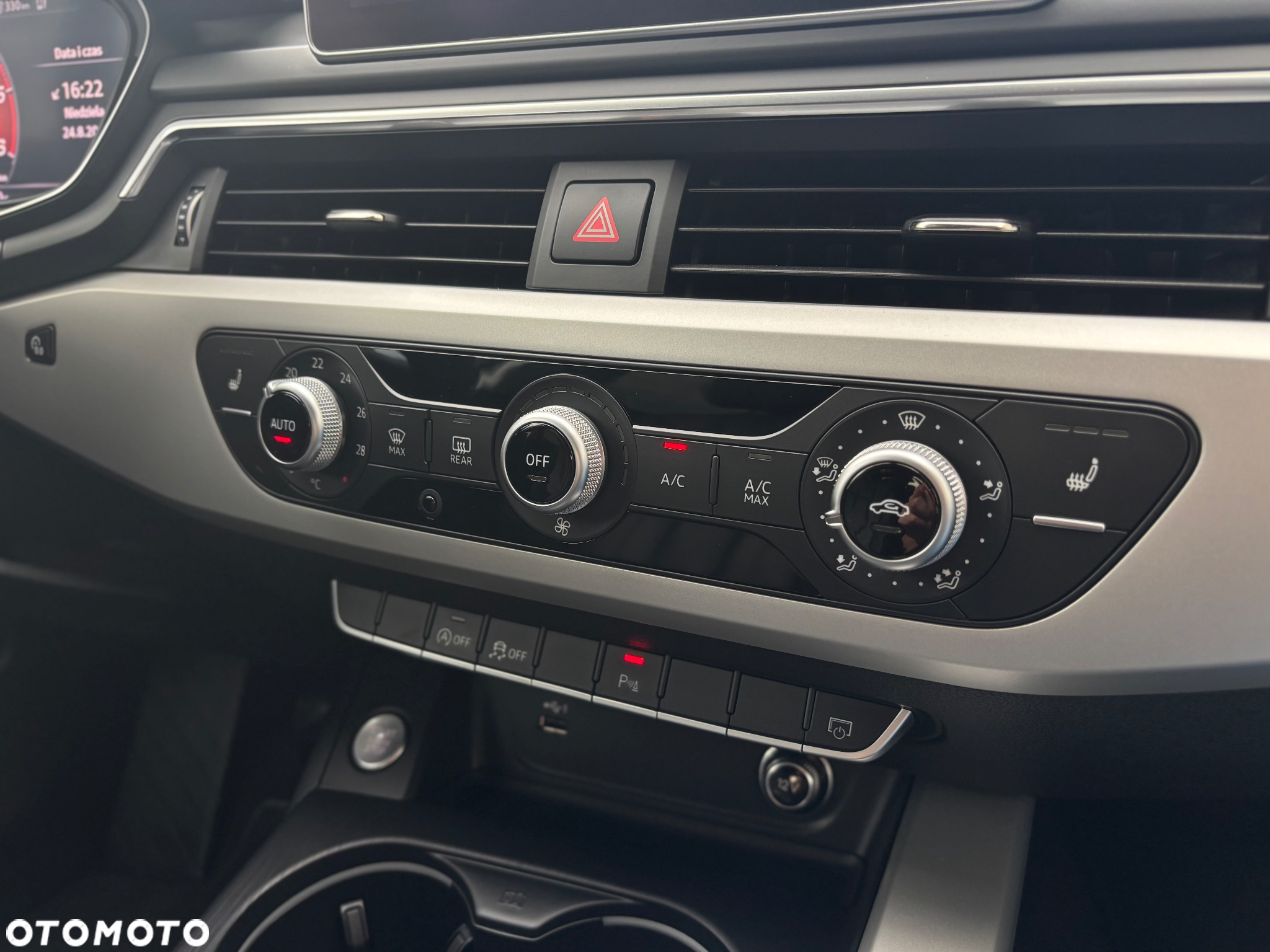 Audi A4 2.0 TDI Design S tronic - 35