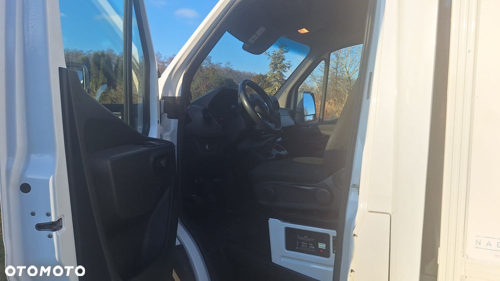 Mercedes-Benz Sprinter - 17