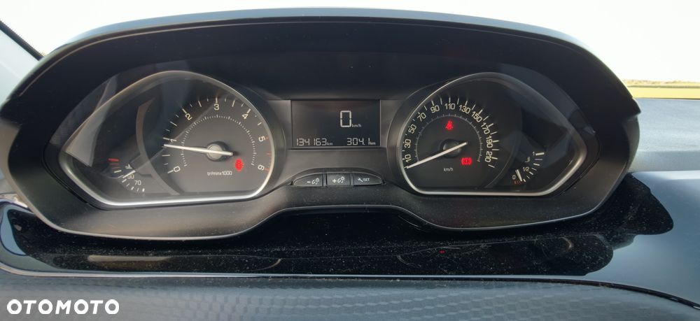 Peugeot 208 1.6 BlueHDi Active - 9