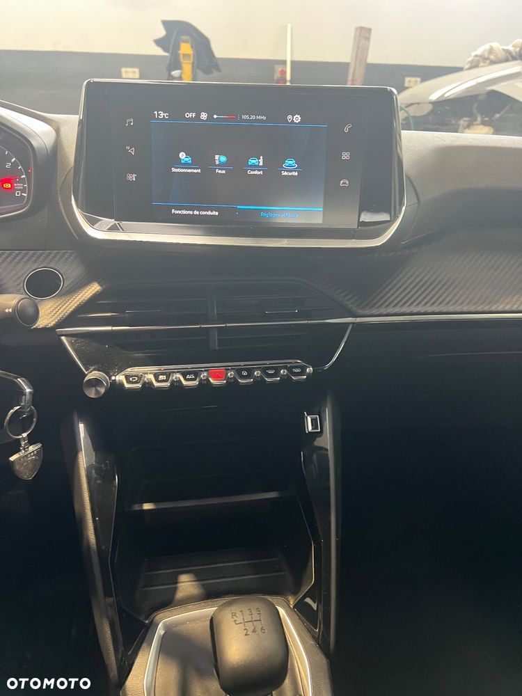 Peugeot 208 1.2 PureTech Style S&S - 23