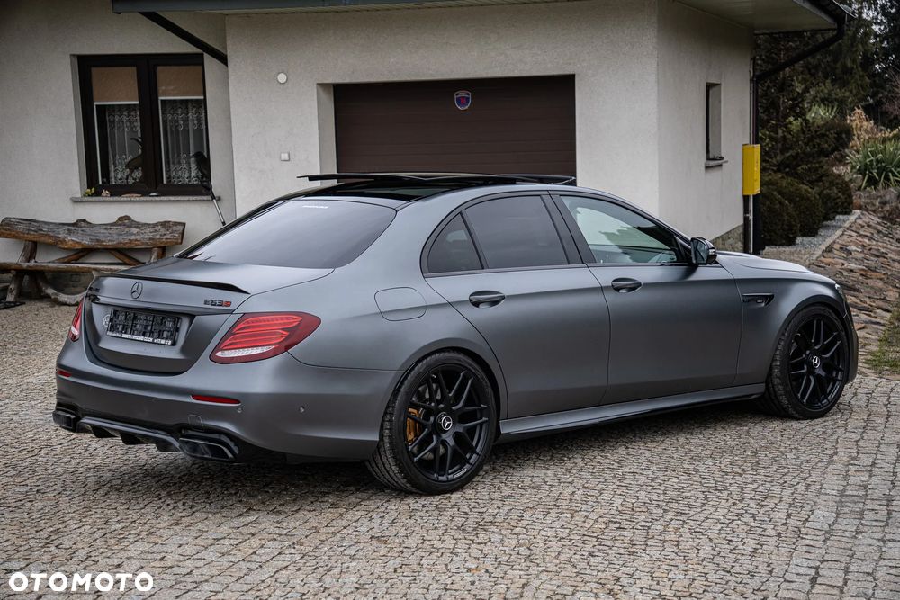 Mercedes-Benz Klasa E AMG 63 S 4-Matic+ - 32
