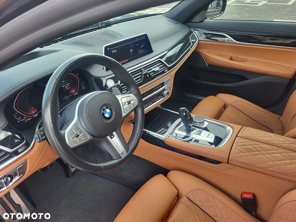 BMW Seria 7 750i xDrive - 11